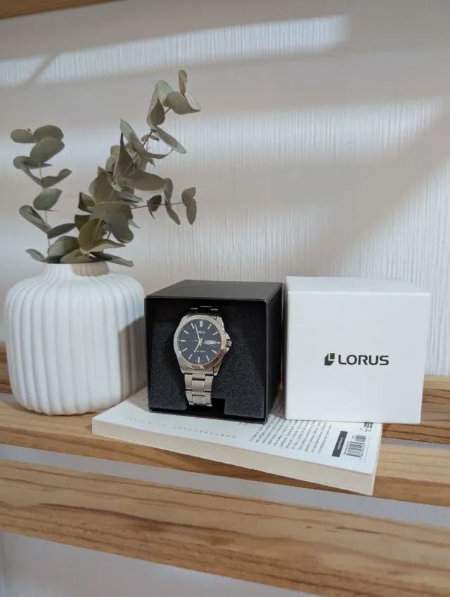 Reloj Lorus Classic Esfera Azul VJ33-X001