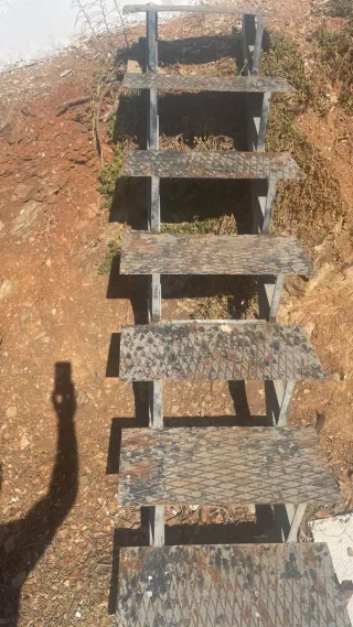 Escalera de hierro resistente