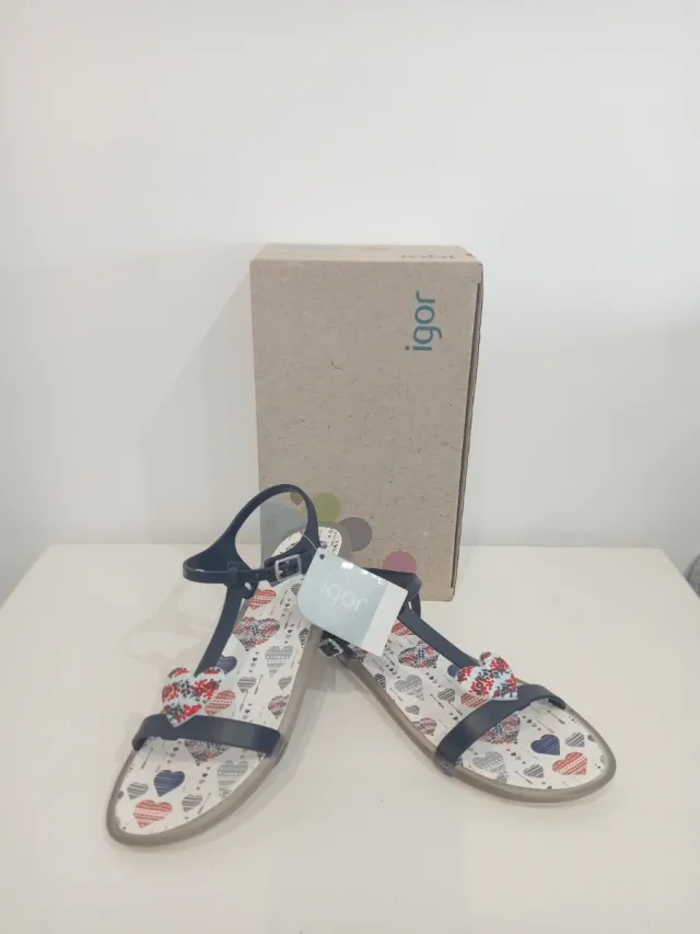 Sandalias Igor Talla 34 Corazones