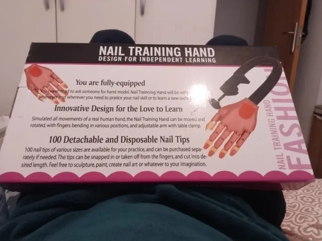 Mano Articulada para Uñas