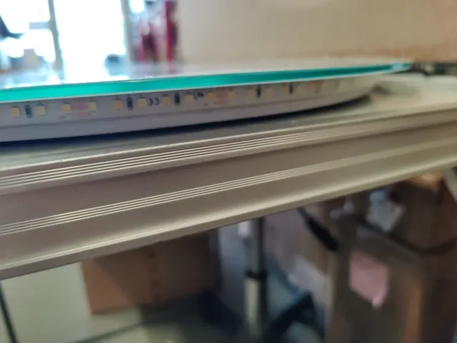 Espejo ovalado con luz LED