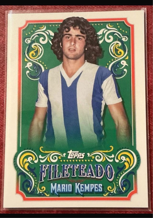 Cromo Topps Fileteado Mario Kempes