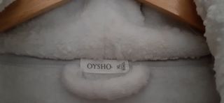 Bata polar OYSHO adamascada gris perla T 44-46