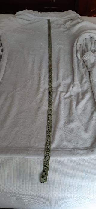 Bata polar OYSHO adamascada gris perla T 44-46