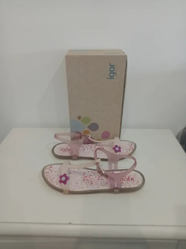 Sandalias Igor Talla 34 Flores Rosas