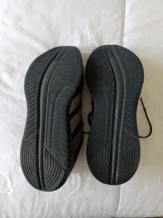 Zapatillas Adidas Negras y Rojas Talla 45 y 1/3