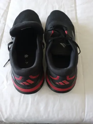 Zapatillas Adidas Negras y Rojas Talla 45 y 1/3