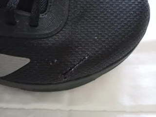 Zapatillas Adidas Negras y Rojas Talla 45 y 1/3