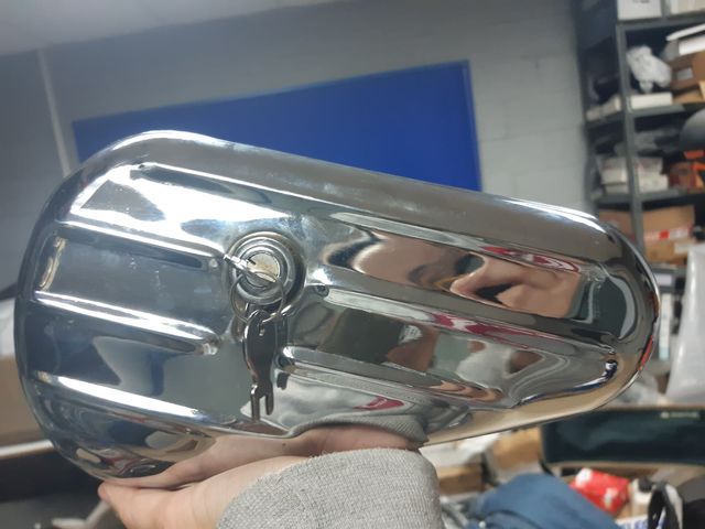 Caja Teardrop Harley Davidson Original derecho