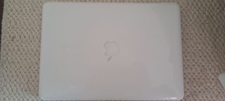 MacBook 2010 para música y diseño