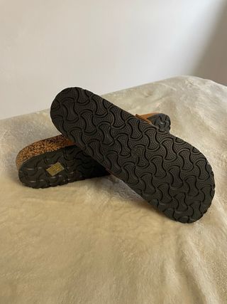 Zuecos Marrones con Hebilla