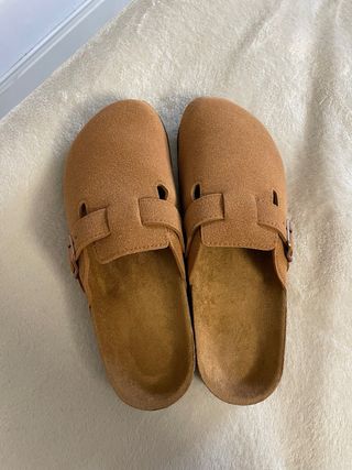 Zuecos Marrones con Hebilla