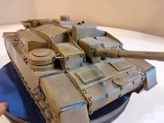 Tanque de chapa militar