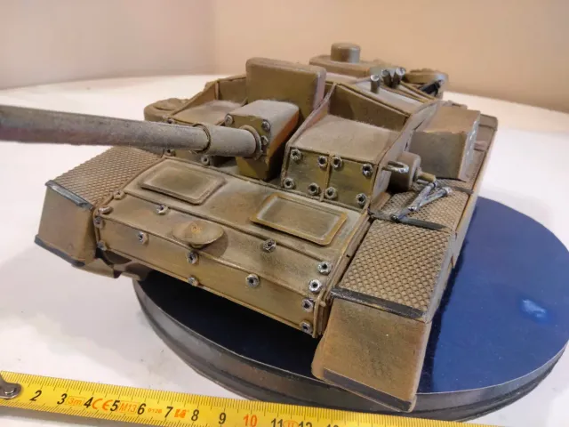 Tanque de chapa militar