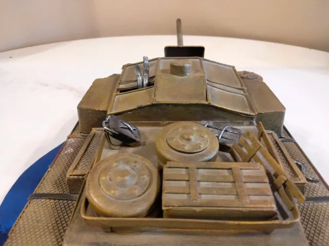 Tanque de chapa militar