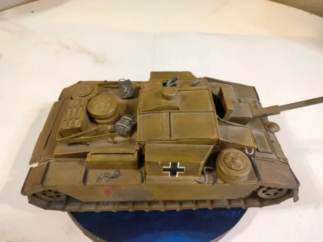 Tanque de chapa militar