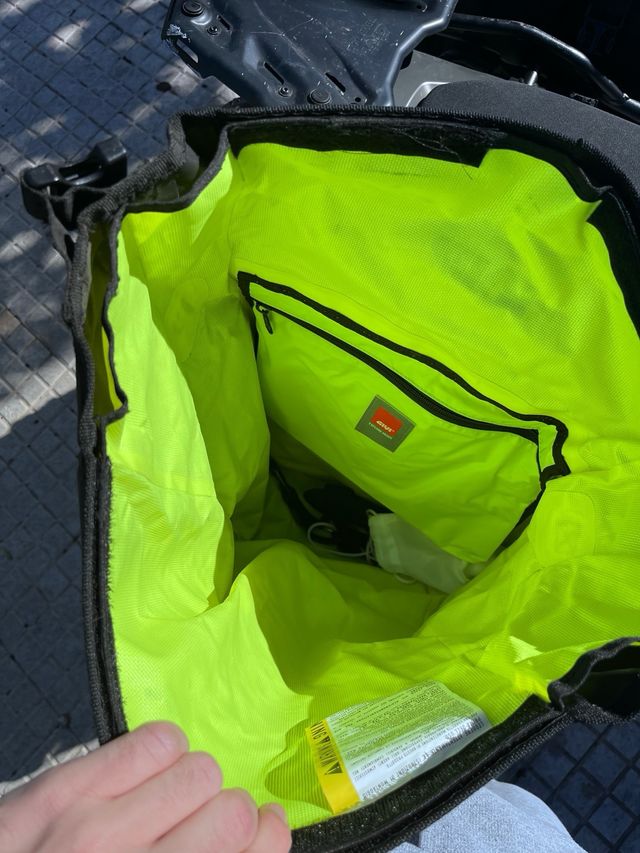 Maletas Givi GRT 709 + Herrajes Tenere 700