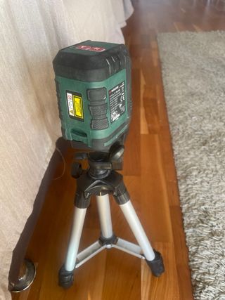 Nivel Láser Parkside con Trípode