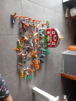 Granja de juguete con animales