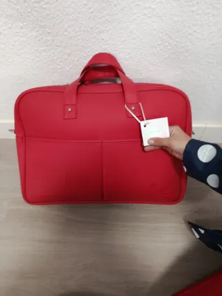 Bolso para bebé rojocon cambiador