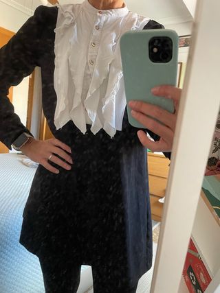 Vestido Zara negro con volantes blanco