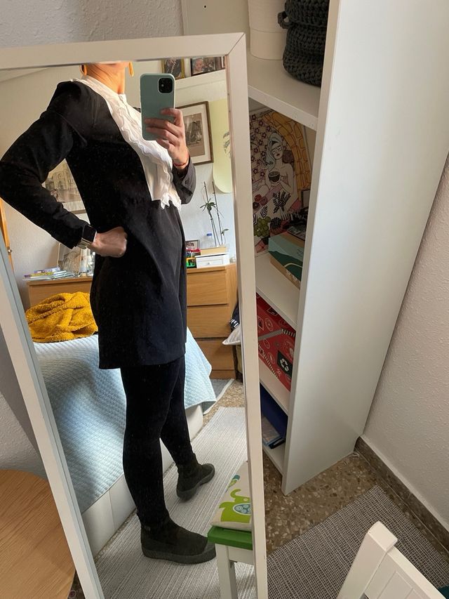 Vestido Zara negro con volantes blanco