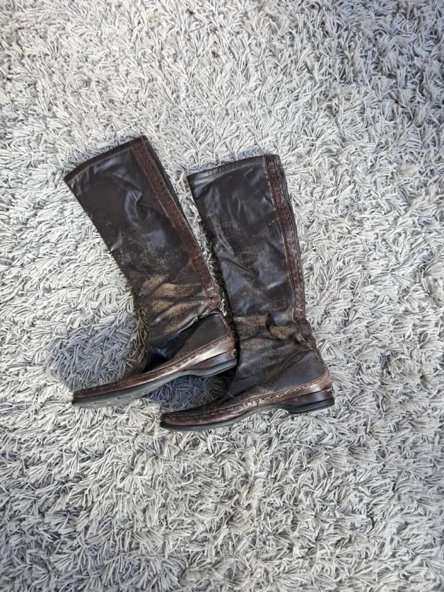 Botas altas de cuero marrón