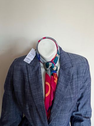 Blazer tipo americana azul con cinturón