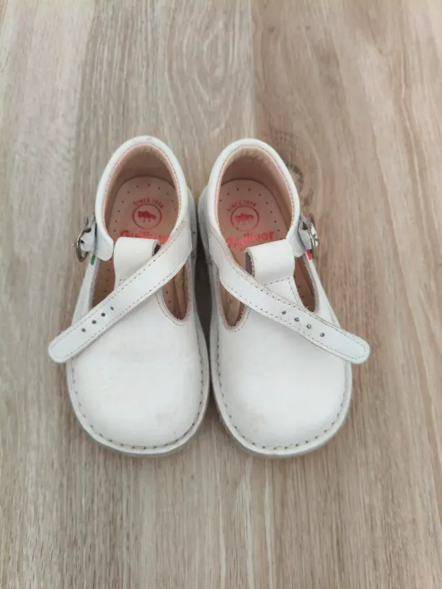Zapatos blancos niño Gulliver talla 24