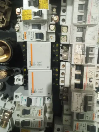 Material Electricidad Varios Interruptores