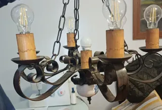 Lámpara de hierro estilo castellano