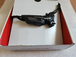 Freno delantero 4 pistones SRAM Code R *nuevo*