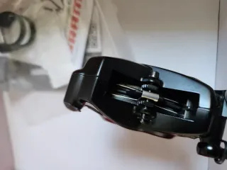 Freno delantero 4 pistones SRAM Code R *nuevo*