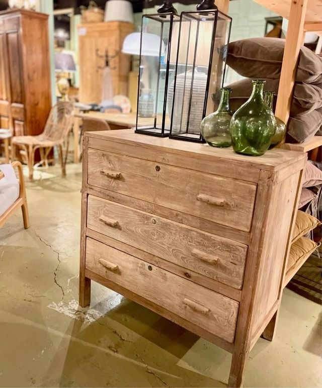 Cajonera de madera de teca recuperada