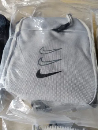 Bandoleras Nike (Negro, Gris, Beige)