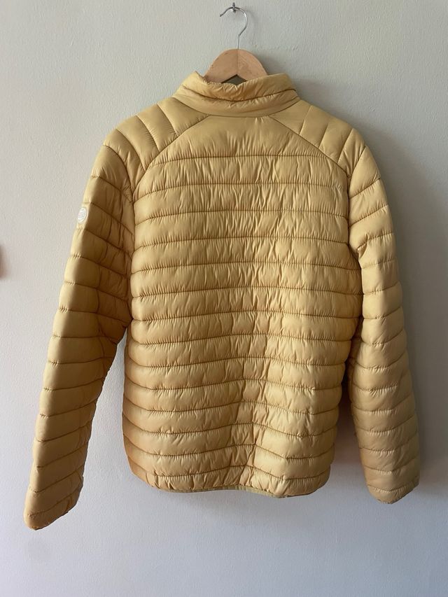 Chaqueta ligera acolchada amarilla