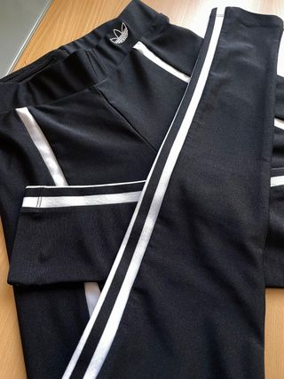Leggings Adidas Talla XS Negro y Blanco