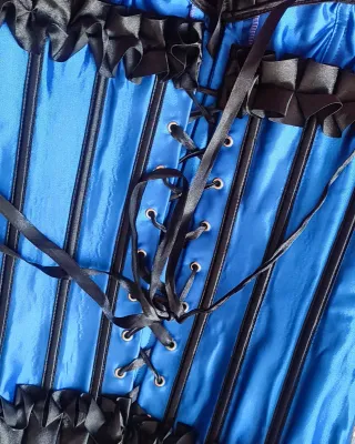 Corset azul y negro con cordones