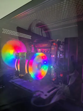 PC Gaming MSI con RGB
