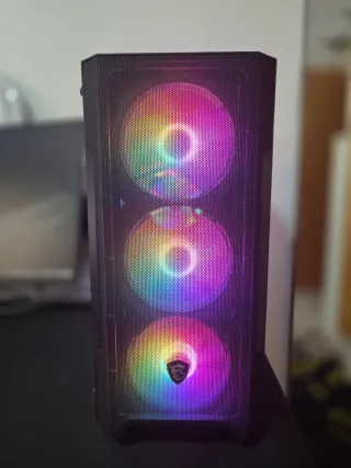 PC Gaming MSI con RGB