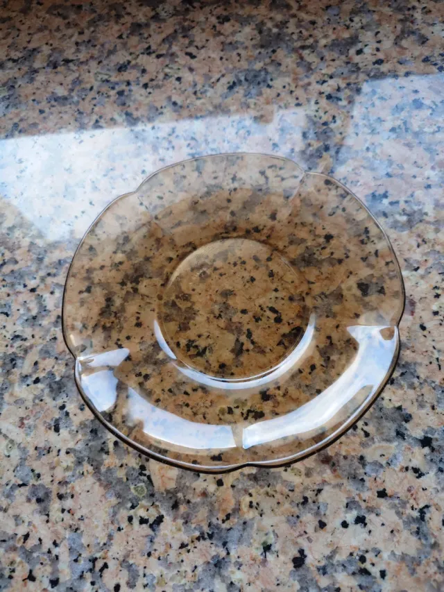 Confezione da 5 piccoli piatti in vetro ambra