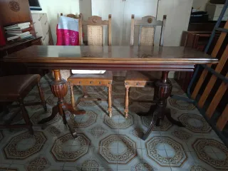 Mesa y 6 Sillas de Comedor Madera