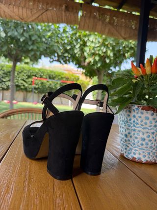 Zapatos de tacón negros Primadonna