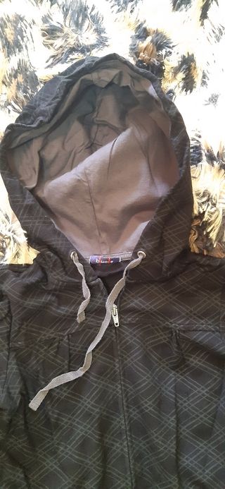 Sudadera cremallera y capucha. Pimkie. Talla XS