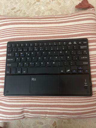 Teclado Bluetooth español Rii con touchpad