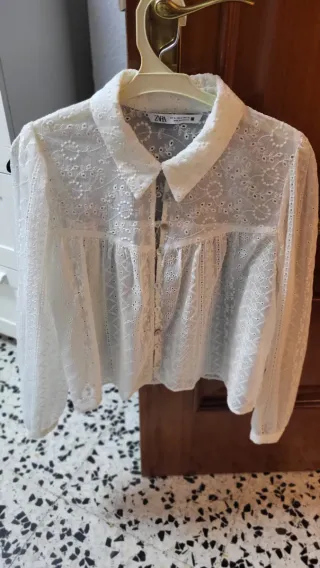 Blusa Zara bordada blanca M