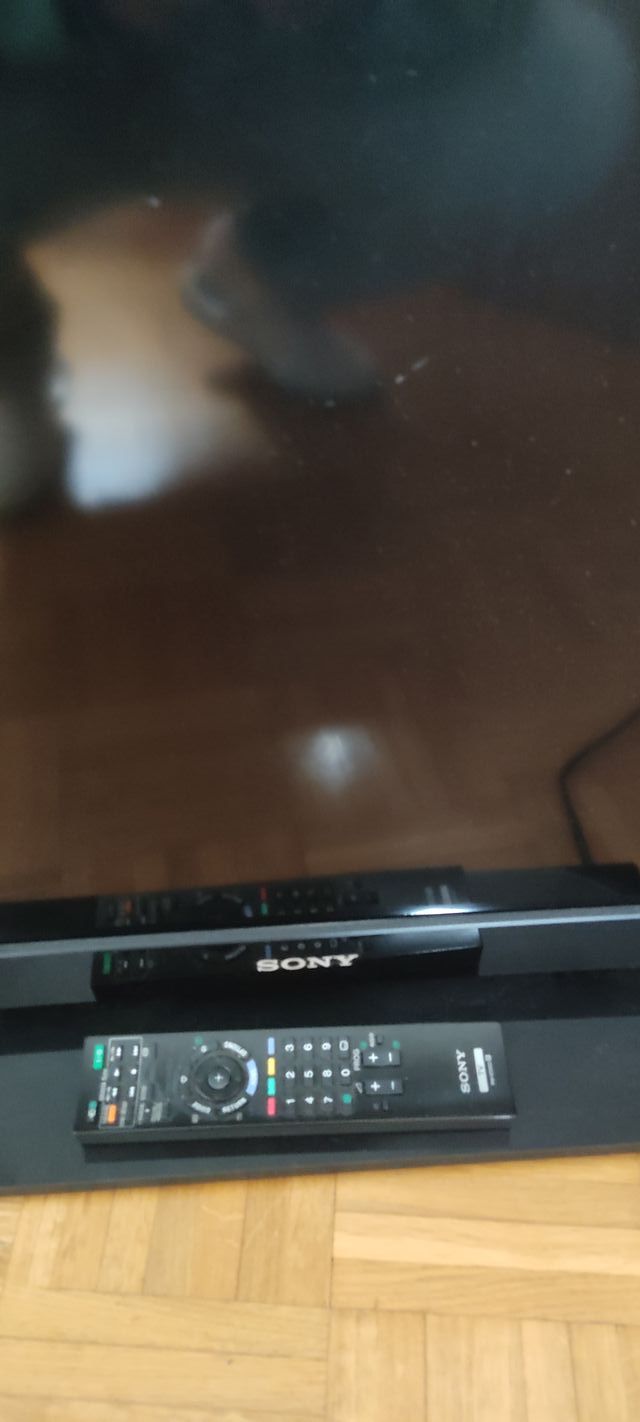 Televisor Sony Bravia 45 pulgadas con mando