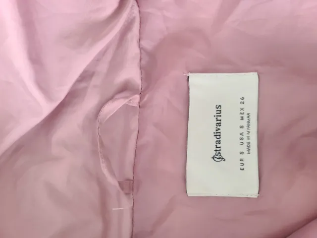 Cazadora acolchada rosa Stradivarius