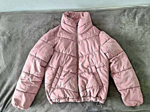 Cazadora acolchada rosa Stradivarius