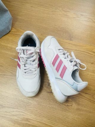 Zapatillas Adidas Beige y Rosa